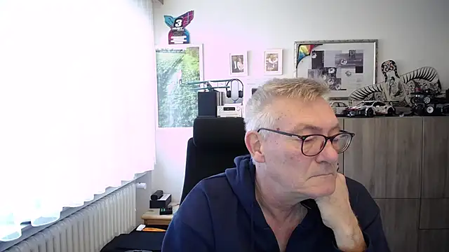 Snapshot of randyandy67 chatting on 11-21-25, 09:30 randyandy67 online show from 11-21-25, 09:30