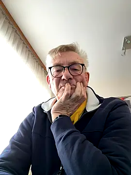 Snapshot of randyandy67 chatting on 12-04-25, 01:53 randyandy67 online show from 12-04-25, 01:53