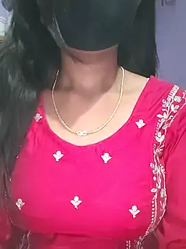 Snapshot of Tusha_001 chatting on 03-01-26, 06:43 Tusha 001 online show from 03-01-26, 06:43