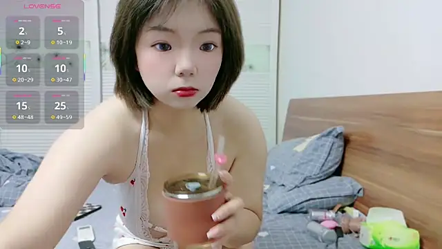 Snapshot of E-cup2 chatting on 10-20-25, 06:58 E-cup2 online show from 10-20-25, 06:58