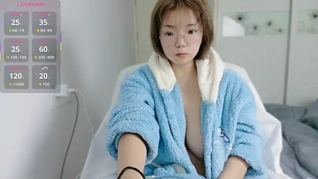 Snapshot of E-cup2 chatting on 11-09-25, 11:52 E-cup2 online show from 11-09-25, 11:52