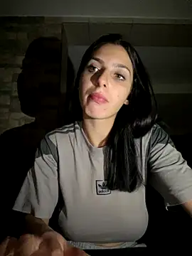 Snapshot of Laraa201 chatting on 10-16-25, 09:16 Laraa201 online show from 10-16-25, 09:16