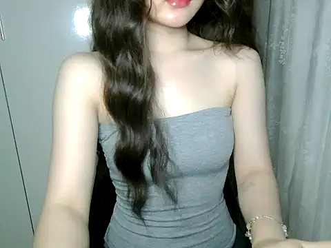 Snapshot of Annabelle-e chatting on 07-28-26, 04:39 Annabelle-e online show from 07-28-26, 04:39