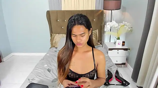 Snapshot of 1HotAsianTS chatting on 10-24-25, 05:31 1HotAsianTS online show from 10-24-25, 05:31