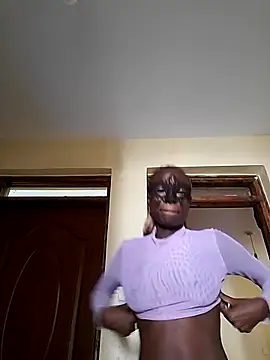 Snapshot of _Uphele chatting on 02-15-26, 12:25 Uphele online show from 02-15-26, 12:25