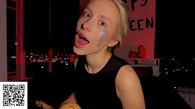 Snapshot of ElysiaXo chatting on 10-31-25, 09:27 ElysiaXo online show from 10-31-25, 09:27