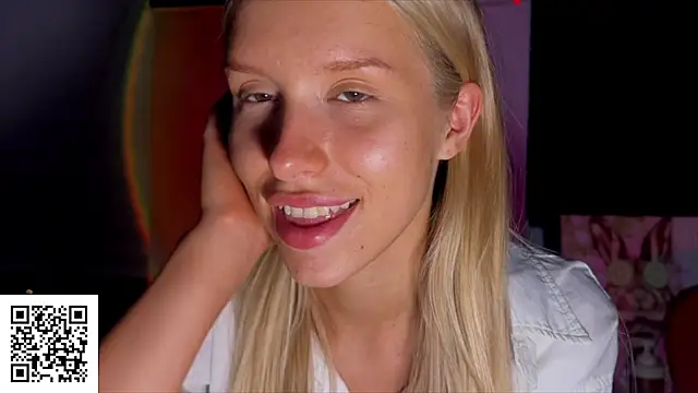 Snapshot of ElysiaXo chatting on 11-09-25, 11:03 ElysiaXo online show from 11-09-25, 11:03