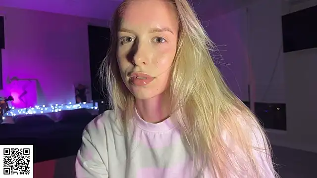 Snapshot of ElysiaXo chatting on 11-29-25, 10:57 ElysiaXo online show from 11-29-25, 10:57