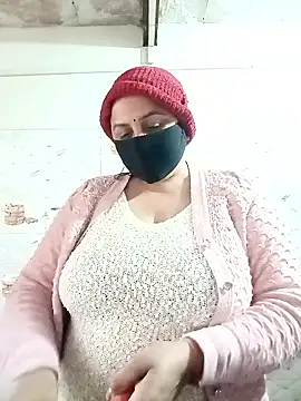 Snapshot of Rakhi_sawant143 chatting on 01-09-26, 02:58 Rakhi sawant143 online show from 01-09-26, 02:58