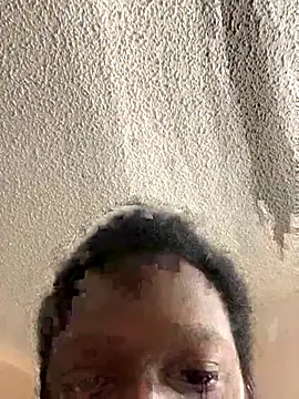 Snapshot of redd2wett chatting on 12-17-25, 07:20 redd2wett online show from 12-17-25, 07:20