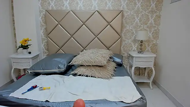 Snapshot of Natashanaughty chatting on 02-08-26, 12:25 Natashanaughty online show from 02-08-26, 12:25