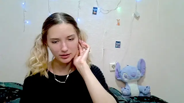  kikiclark   online show from 09-24-25, 08:45