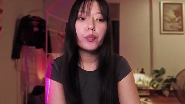 Snapshot of WonderMira chatting on 02-13-26, 03:30 WonderMira online show from 02-13-26, 03:30