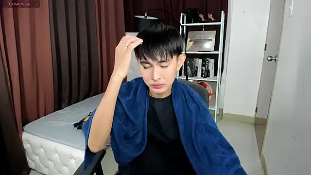 xxxhugecocktwinkxxx online show from 10-06-25, 04:37