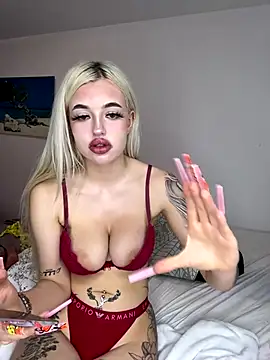 Steffi Snowbunny online show from 10-13-25, 03:23