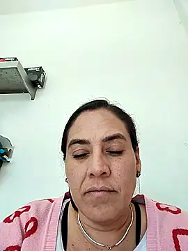 denissebombon online show from 02-03-26, 06:02