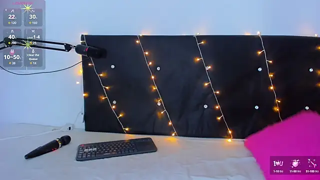 Snapshot of Danaa_moore_ chatting on 10-10-25, 04:11 Danaa moore online show from 10-10-25, 04:11