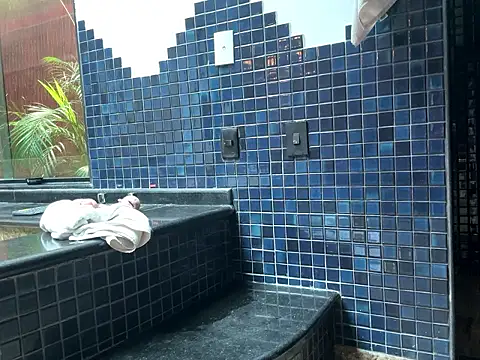 Snapshot of chrisalmeid_ chatting on 12-18-25, 10:54 chrisalmeid online show from 12-18-25, 10:54