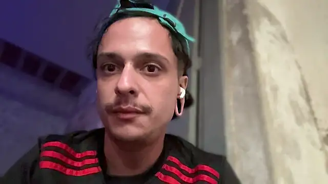 Snapshot of chrisalmeid_ chatting on 07-13-26, 01:25 chrisalmeid online show from 07-13-26, 01:25