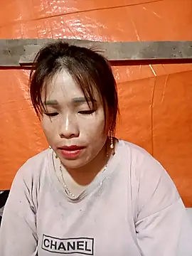 Snapshot of sumy-00 chatting on 09-17-25, 12:51 sumy-00 online show from 09-17-25, 12:51