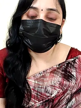 Snapshot of Monica_cams chatting on 10-29-25, 05:36 Monica cams online show from 10-29-25, 05:36