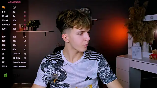 travis wolf  online show from 10-08-25, 07:11