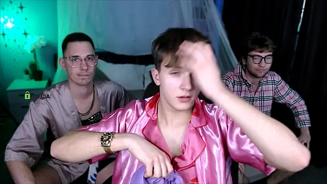 travis wolf  online show from 11-22-25, 08:52