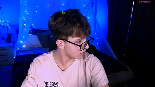 travis wolf  online show from 11-24-25, 07:57