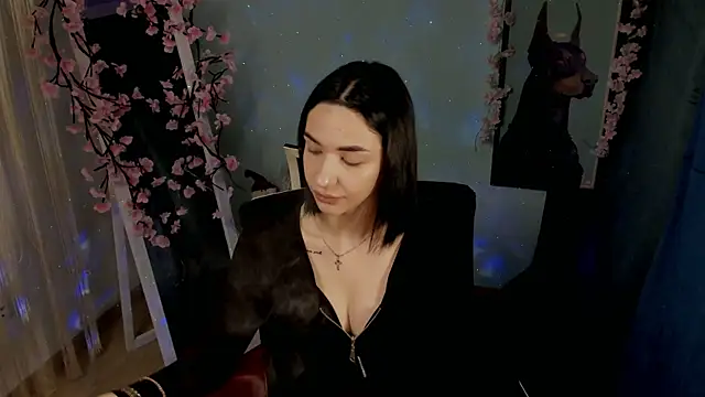 Snapshot of Bella_Night4 chatting on 12-21-25, 07:48 Bella Night4 online show from 12-21-25, 07:48