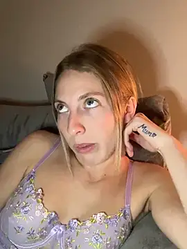 Snapshot of CheekyChelseaX chatting on 11-11-25, 08:20 CheekyChelseaX online show from 11-11-25, 08:20