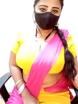 Snapshot of tamil_Vennila chatting on 02-19-26, 08:32 tamil Vennila online show from 02-19-26, 08:32