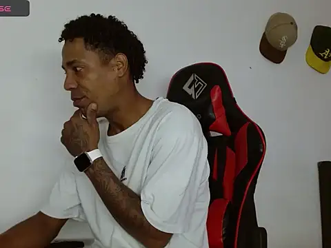 Snapshot of BBC_Black_ chatting on 09-08-25, 03:55 BBC Black online show from 09-08-25, 03:55