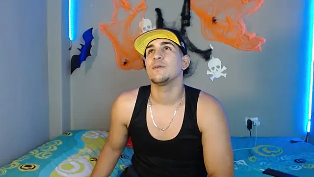 Snapshot of massimo_vidal_ chatting on 10-26-25, 05:24 massimo vidal online show from 10-26-25, 05:24