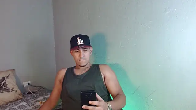 Snapshot of massimo_vidal_ chatting on 11-09-25, 02:54 massimo vidal online show from 11-09-25, 02:54