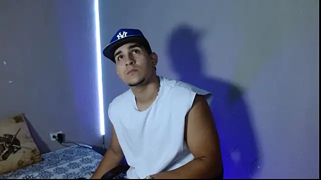 Snapshot of massimo_vidal_ chatting on 11-14-25, 11:35 massimo vidal online show from 11-14-25, 11:35