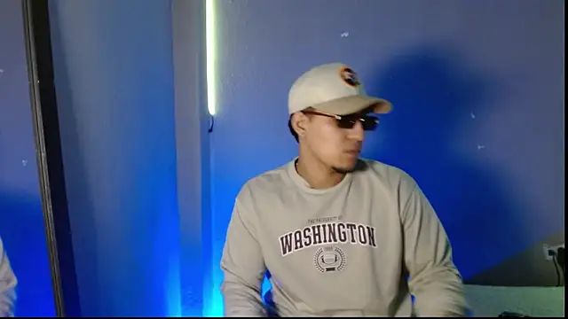 Snapshot of massimo_vidal_ chatting on 12-05-25, 01:36 massimo vidal online show from 12-05-25, 01:36