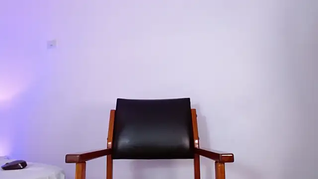 Snapshot of LuciaCollins_ chatting on 10-14-25, 12:50 LuciaCollins online show from 10-14-25, 12:50