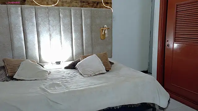 Snapshot of Emma_visconti chatting on 09-18-25, 12:29 Emma visconti online show from 09-18-25, 12:29