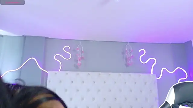 Snapshot of Emma_visconti chatting on 09-29-25, 02:33 Emma visconti online show from 09-29-25, 02:33