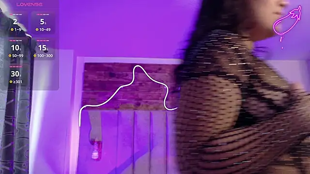 Snapshot of Emma_visconti chatting on 10-28-25, 01:25 Emma visconti online show from 10-28-25, 01:25