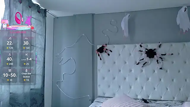 Snapshot of Emma_visconti chatting on 10-31-25, 12:50 Emma visconti online show from 10-31-25, 12:50