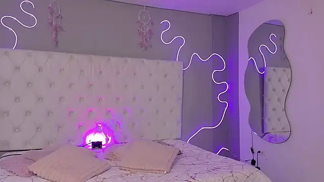 Snapshot of Emma_visconti chatting on 11-26-25, 12:39 Emma visconti online show from 11-26-25, 12:39