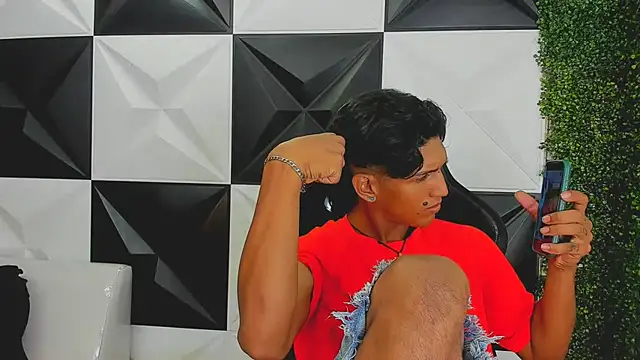 Snapshot of bull_cam chatting on 09-11-25, 06:41 bull cam online show from 09-11-25, 06:41