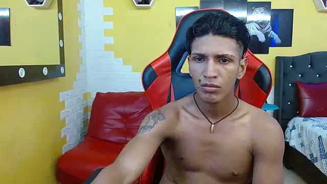 Snapshot of bull_cam chatting on 09-14-25, 06:40 bull cam online show from 09-14-25, 06:40