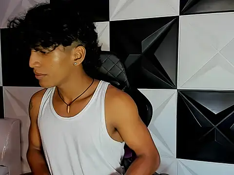 Snapshot of bull_cam chatting on 09-17-25, 07:15 bull cam online show from 09-17-25, 07:15