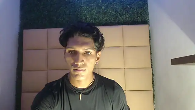 Snapshot of bull_cam chatting on 09-21-25, 07:15 bull cam online show from 09-21-25, 07:15