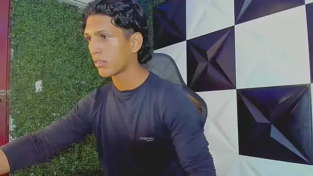 Snapshot of bull_cam chatting on 09-26-25, 07:29 bull cam online show from 09-26-25, 07:29