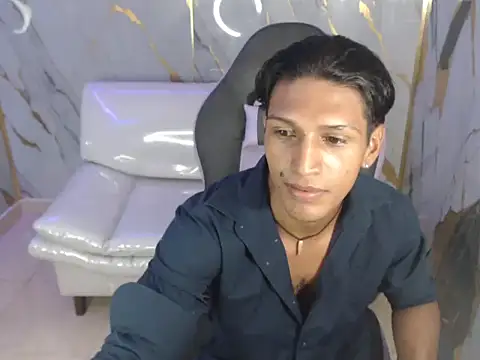 Snapshot of bull_cam chatting on 10-01-25, 05:19 bull cam online show from 10-01-25, 05:19