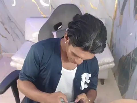 Snapshot of bull_cam chatting on 10-03-25, 07:00 bull cam online show from 10-03-25, 07:00