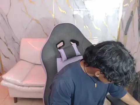 Snapshot of bull_cam chatting on 10-05-25, 07:56 bull cam online show from 10-05-25, 07:56